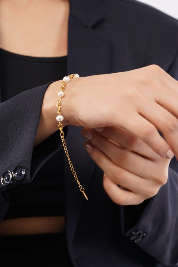 Pearl Luxe Linkin Bracelet - Image 7